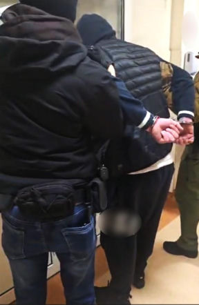 Długie ukrywanie się nic nie pomogło.  Przestępca wpadł w ręce sądeckich policjantów!