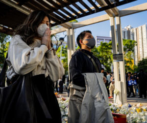 Hongkong pogrążony w żałobie po tragicznym pożarze wieżowców. Liczba ofiar wzrosła do 146