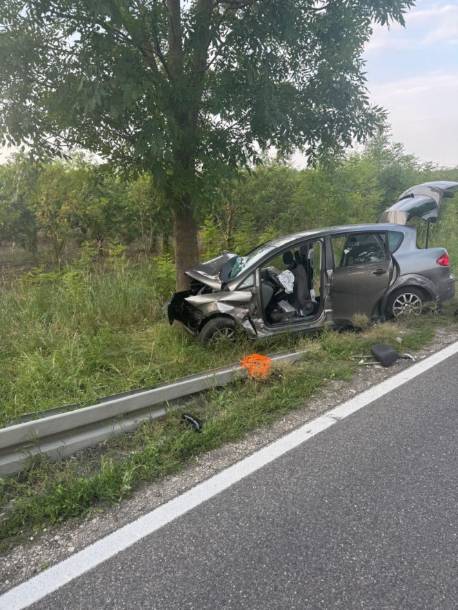 Dramat na DK78. Chwila nieuwagi, huk i walka o życie 3-latka w zmiażdżonym aucie