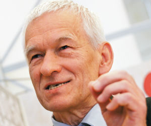 Kornel Morawiecki (69 l.)