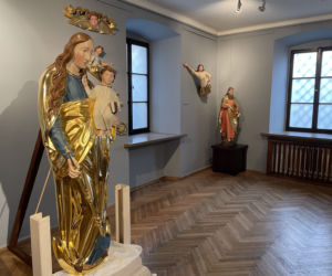 Wystawa XVII-wiecznych rzeźb z ołtarza głównego bazyliki św. Małgorzaty