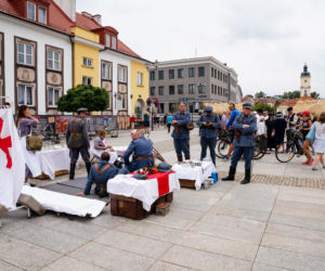 101. rocznica Bitwy o Białystok. Pokaz sprzętu i poczęstunek na Rynku Kościuszki [ZDJĘCIA]