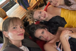 Barwy szczęścia nowy sezon na planie. Kinga Dąbrowska, Ola (Michalina Robakiewicz), Oliwka (Wiktoria Gąsiewska), Madzia (Natalia Sierzputowska)