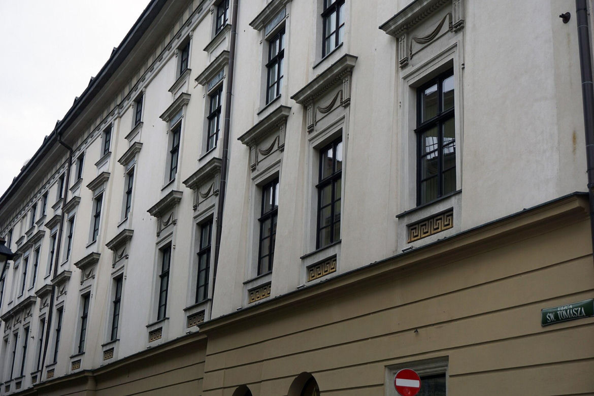 To jedna z najsłynniejszych kamienic w Krakowie. Znajduje się w niej hotel, w którym mieszkał car