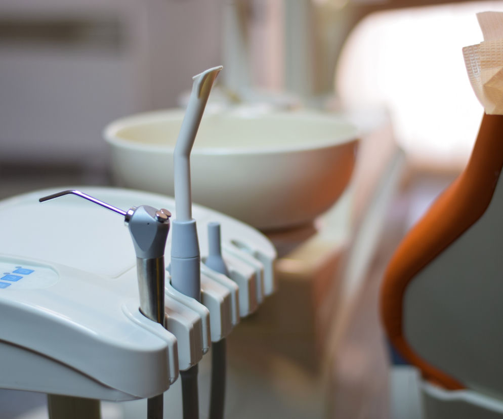 Dentysta przez 6 lat wykorzystał 80 pacjentów. Usłyszał 800 zarzutów!