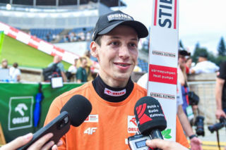Kacper Tomasiak podwójnie złoty i z taką deklaracją! A PŚ w skokach coraz bliżej