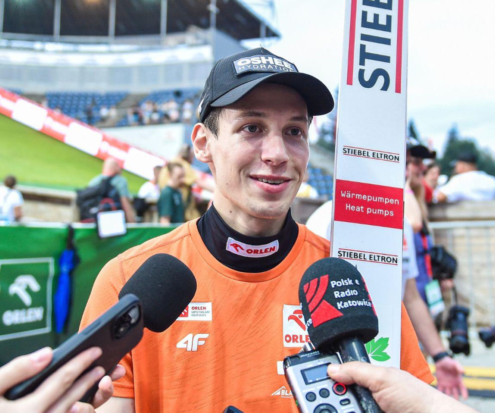 Skoczek Kacper Tomasiak udziela wywiadu po Mistrzostwach Polski. O jego sukcesach przeczytasz na SE Supersport.