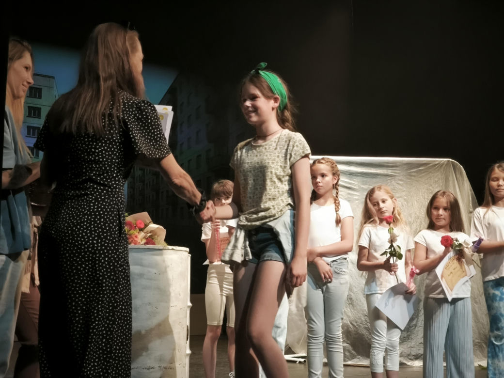 Spektakl na zakończenie warsztatów teatralnych w Teatrze Miejskim w Lesznie 