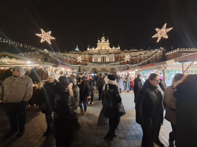 Jarmark Bożonarodzeniowy na Rynku Głównym w Krakowie 2025. Oferta wystawców
