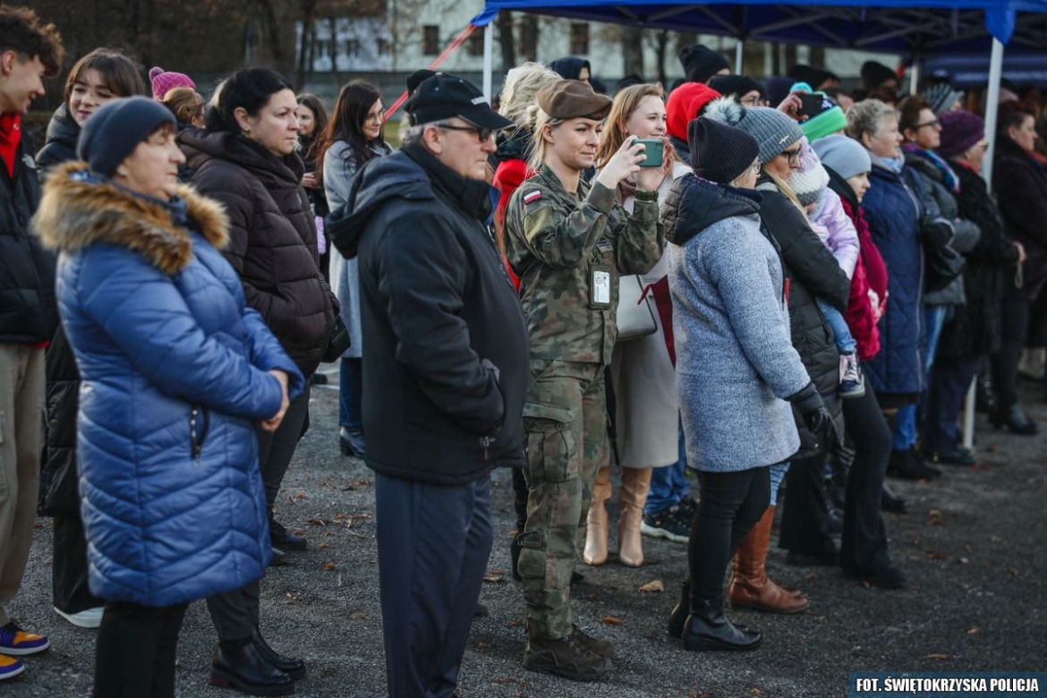Nowi policjanci w świętokrzyskim garnizonie. W szeregi wstąpiło 58 funkcjonariuszy 