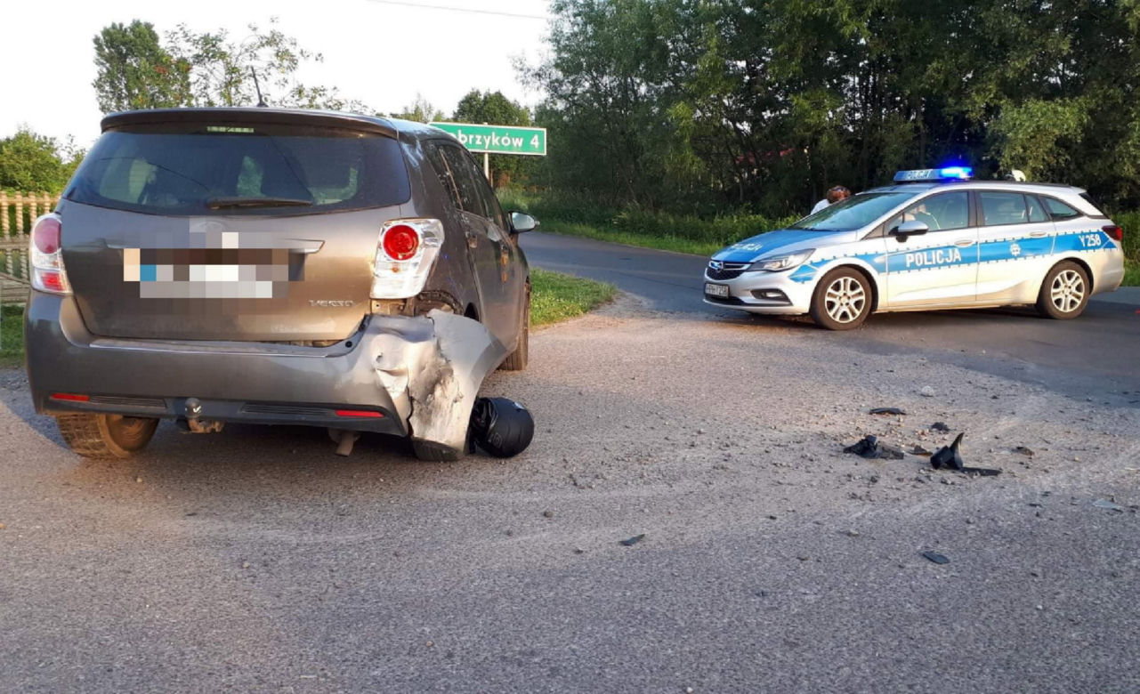 Dwa fatalne wypadki motocyklistów pod Płockiem! Jedna z maszyn roztrzaskała się o dwa auta [ZDJĘCIA].