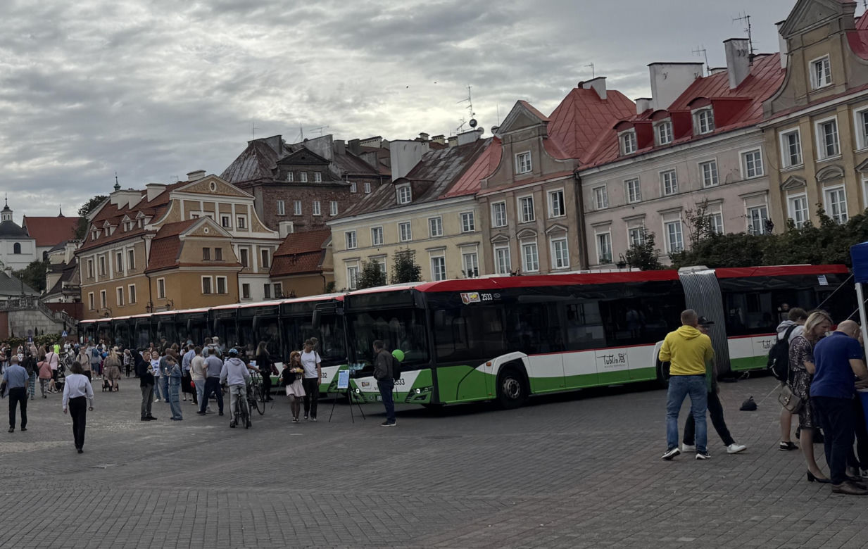 Nowe autobusy "XL" już wożą pasażerów. MPK Lublin kupiło 20 hybrydowych Solarisów