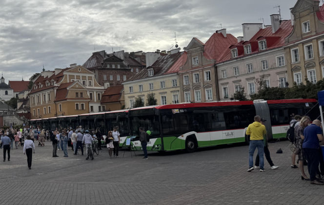 Nowe autobusy "XL" już wożą pasażerów. MPK Lublin kupiło 20 hybrydowych Solarisów