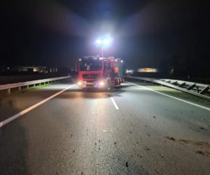 Groźny wypadek dwóch ciężarówek na A2 koło Poznania. Został z nich złom 