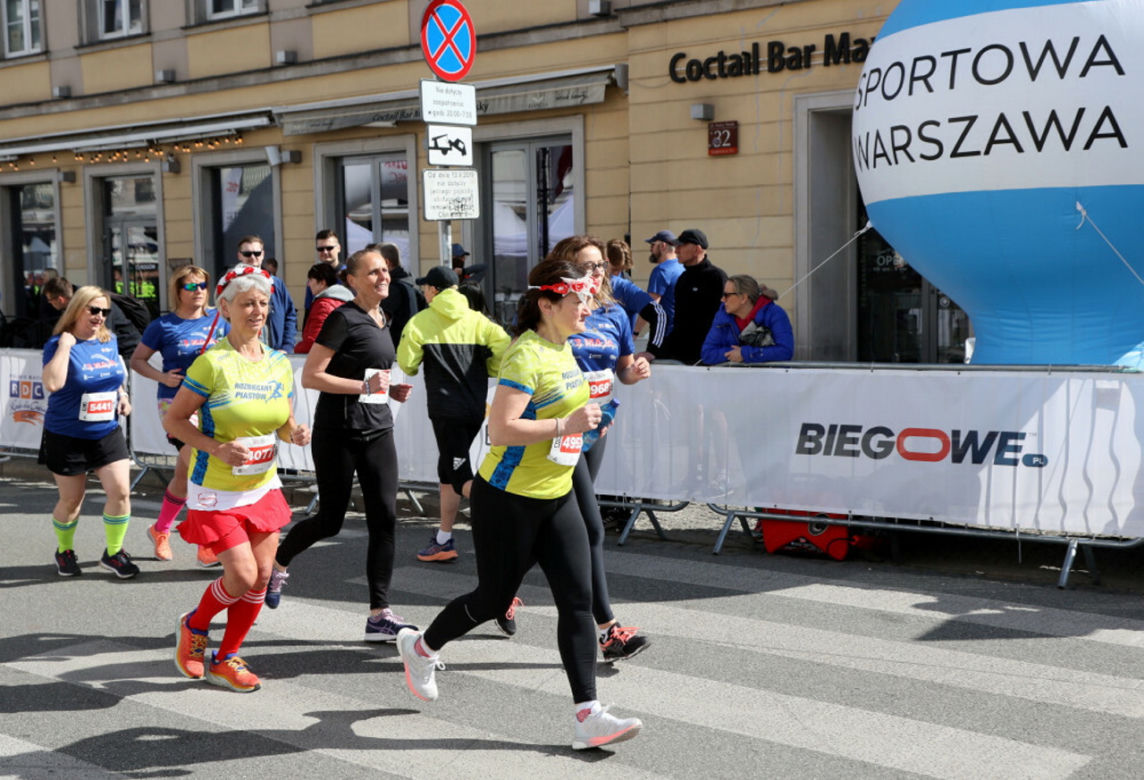 Bieg Konstytucji 3 Maja. Tysiące biegaczy na ulicach Warszawy