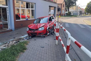 Pijany kierowca urządził sobie rajd po mieście. Potrącił mężczyznę, zatrzymał go świadek!
