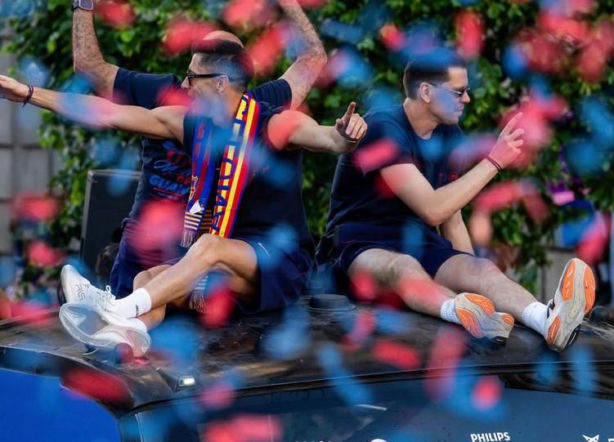 Robert Lewandowski i Wojciech Szczęsny na fecie Barcelony