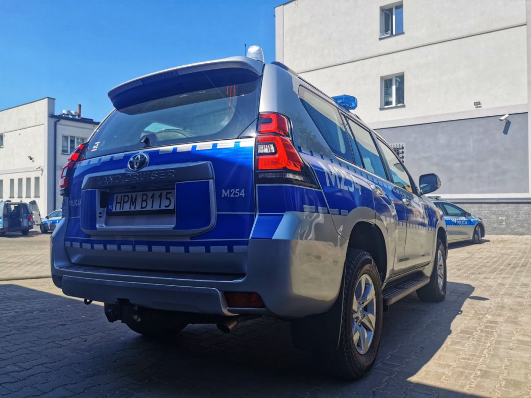Policyjna Toyota Land Cruiser
