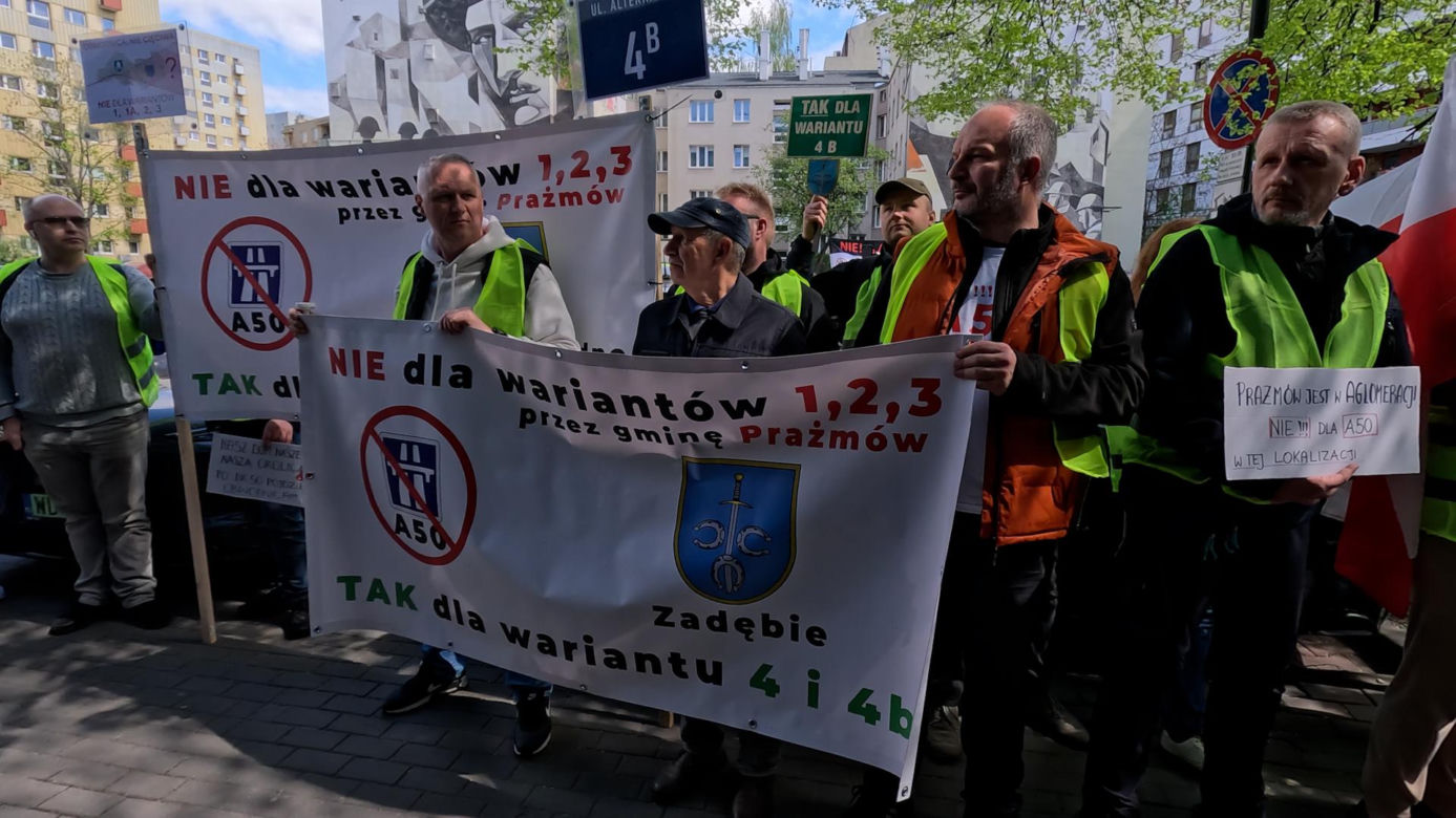 Dramat setek rodzin pod Warszawą! Nowa autostrada zburzy ich domy?! „Żyjemy na bombie”