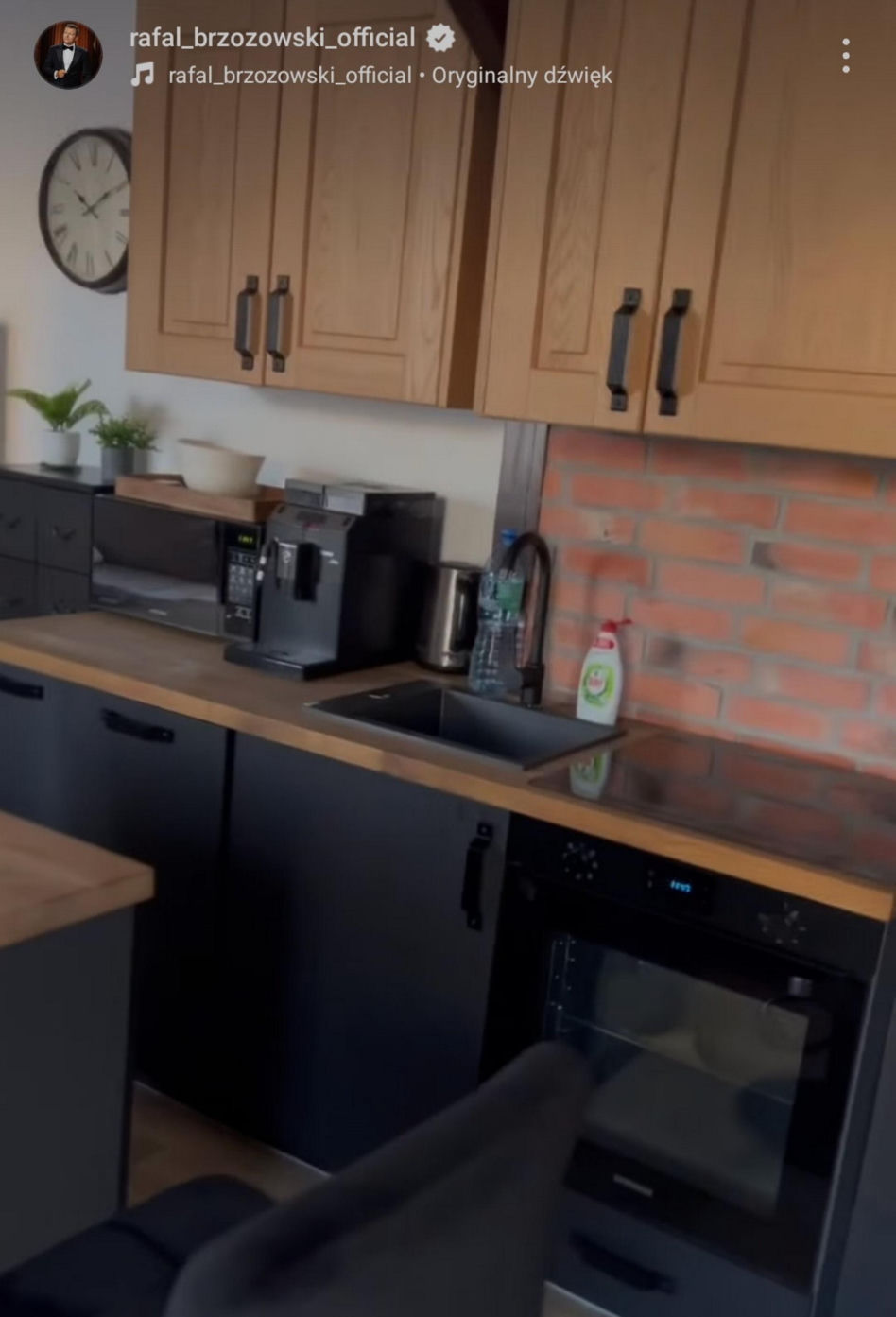 Rafał Brzozowski oferuje apartamenty na wynajem. Tak wyglądają pokoje