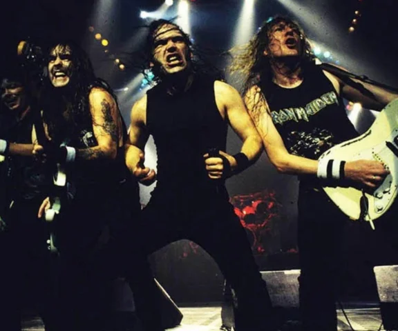 Perkusista Iron Maiden po latach bije się w pierś. Powinniśmy pomóc Blaze'owi Bayleyowi