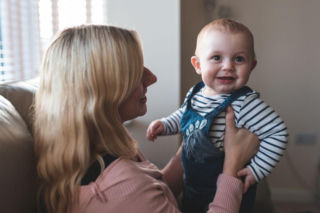 Dziecko odrzuca tatę i woli tylko mamę? To może być dowód, że czuje się bezpiecznie