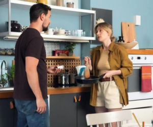 Barwy szczęścia odc. 3285. Marcin Kodur (Oskar Stoczyński), Renata (Anna Mrozowska)