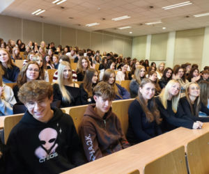 Młodzi naukowcy w akcji! Uczniowie eksperymentowali w laboratoriach Collegium Medicum