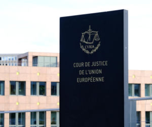 TSUE: banki mają prawo do potrąceń wobec frankowiczów