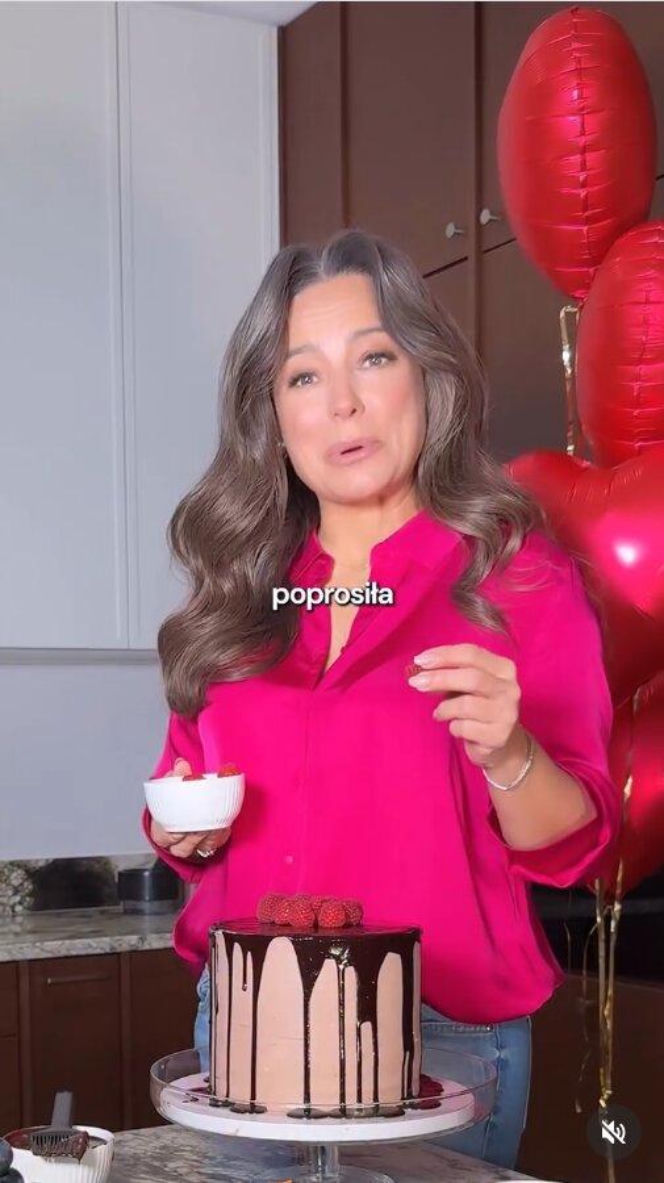 Tłusty czwartek w wersji 18+? Anna Mucha smaruje obcego mężczyznę czekoladą!