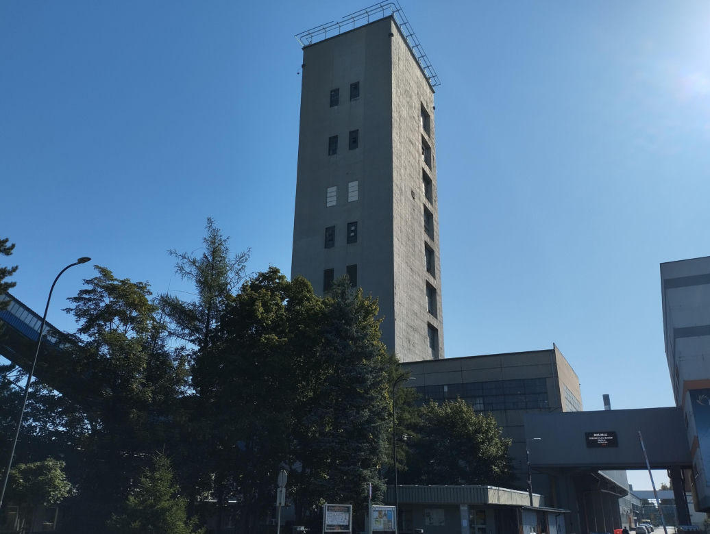Dramat w kopalni Knurów-Szczygłowice! Górnik uwięziony 850 metrów pod ziemią