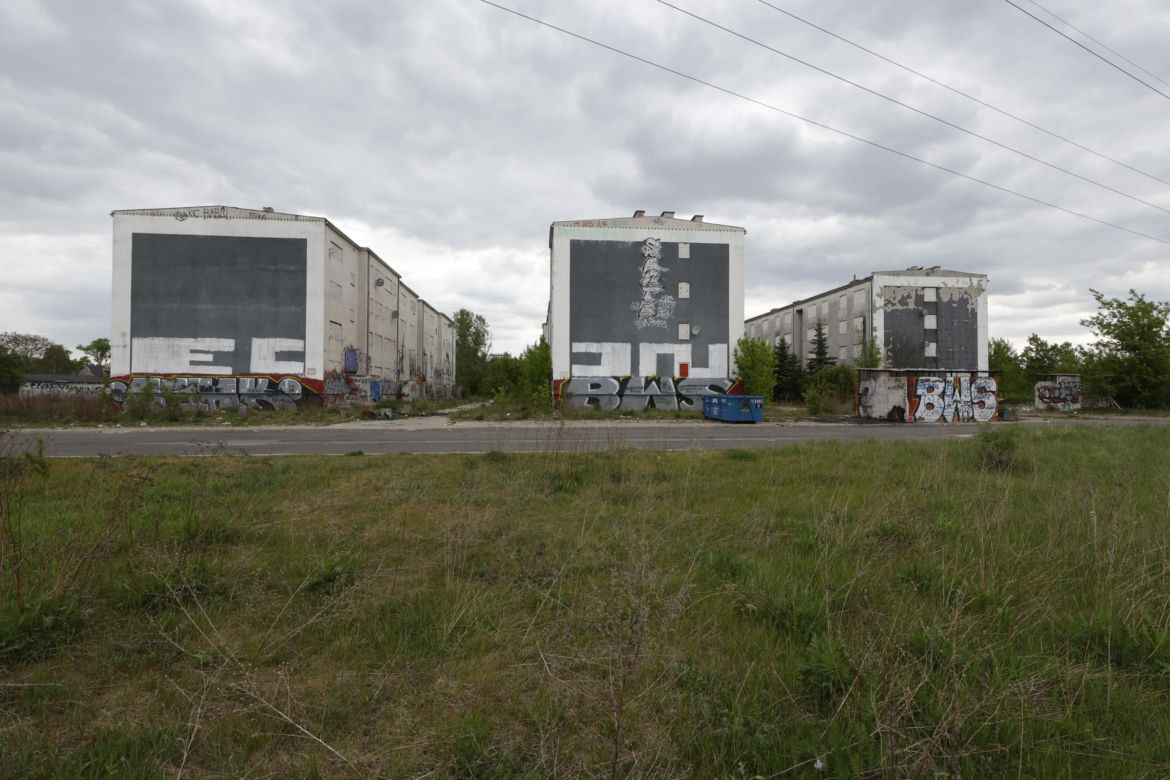 „Czarnobyl” Warszawy zniknie z mapy. „Smród, fetor i grzyb”. Tak wyglądało życie w „13 dzielnicy”