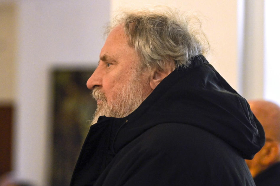 Znani żegnają Izabelę Cywińską. Zadumany Garlicki, smutny Grabowski i bardzo poważna Torbicka