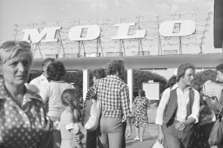 Historyczny szyld MOLO zniknie z Sopotu, bo atrapa jest bardziej historyczna i ładniejsza