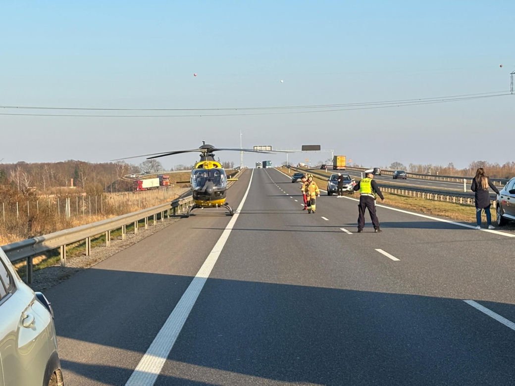 Groźny wypadek dwóch ciężarówek na S7