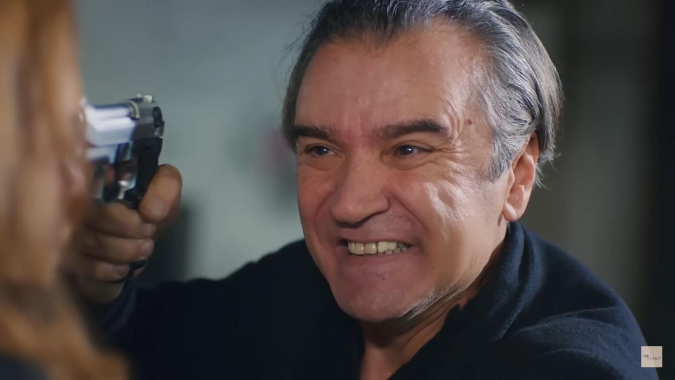 Suat grozi Elif na budowie