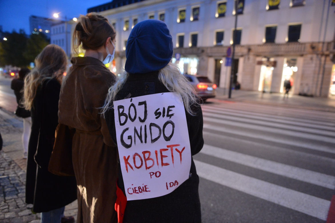 Transparenty na strajkach kobiet