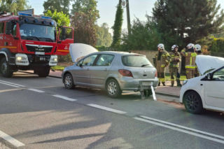 Zderzenie trzech samochodów osobowych w Warszówku