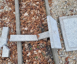 Mysłowice. Zdewastowany cmentarz przy ul. Oświęcimskiej