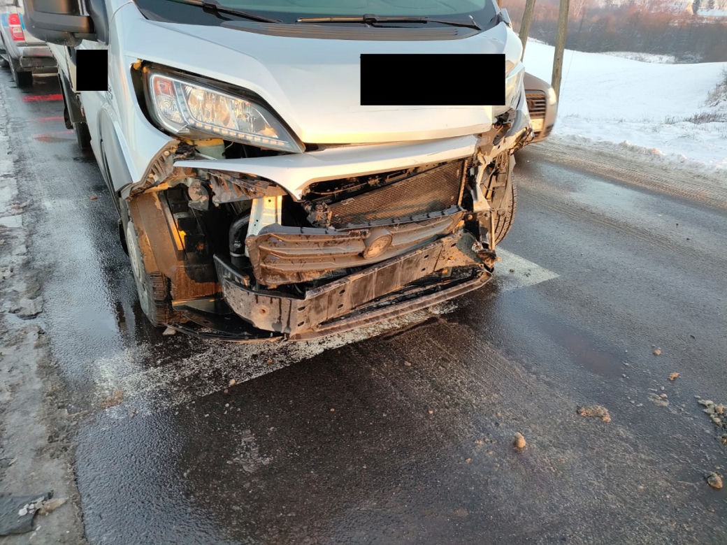 O krok od tragedii! Dostawczak zderzył się z pociągiem pod Rypinem [ZDJĘCIA]
