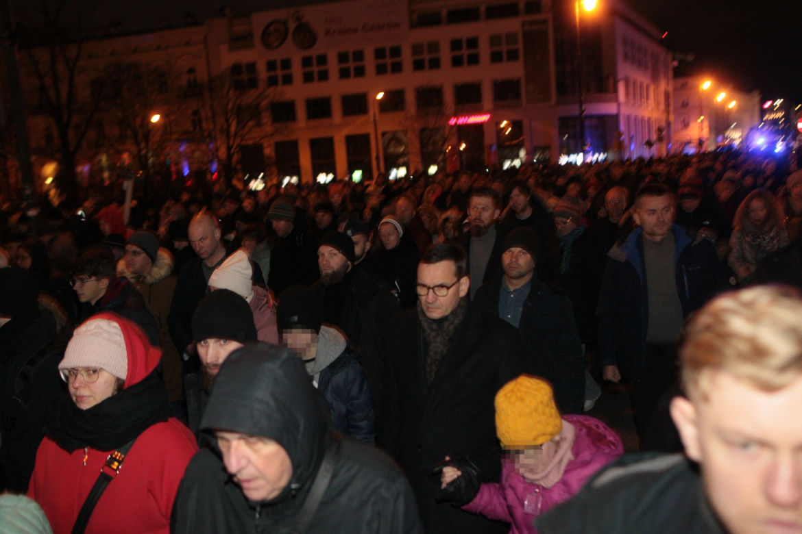 Centralna Droga Krzyżowa przeszła ulicami stolicy. „Było ponad 10 tysięcy ludzi”