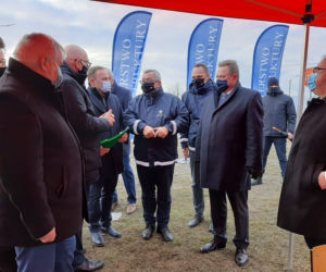 Podpisanie umowy na przebudowę skrzyżowania w Chojnach Młodych