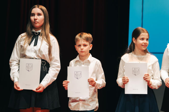 Najzdolniejsi uczniowie odebrali stypendia Prezydenta Miasta Siedlce