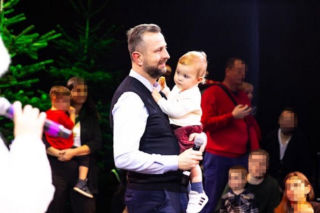 Tak Kosiniak-Kamysz z rodziną spędził mikołajki. Urocze, co robiły jego córeczki!