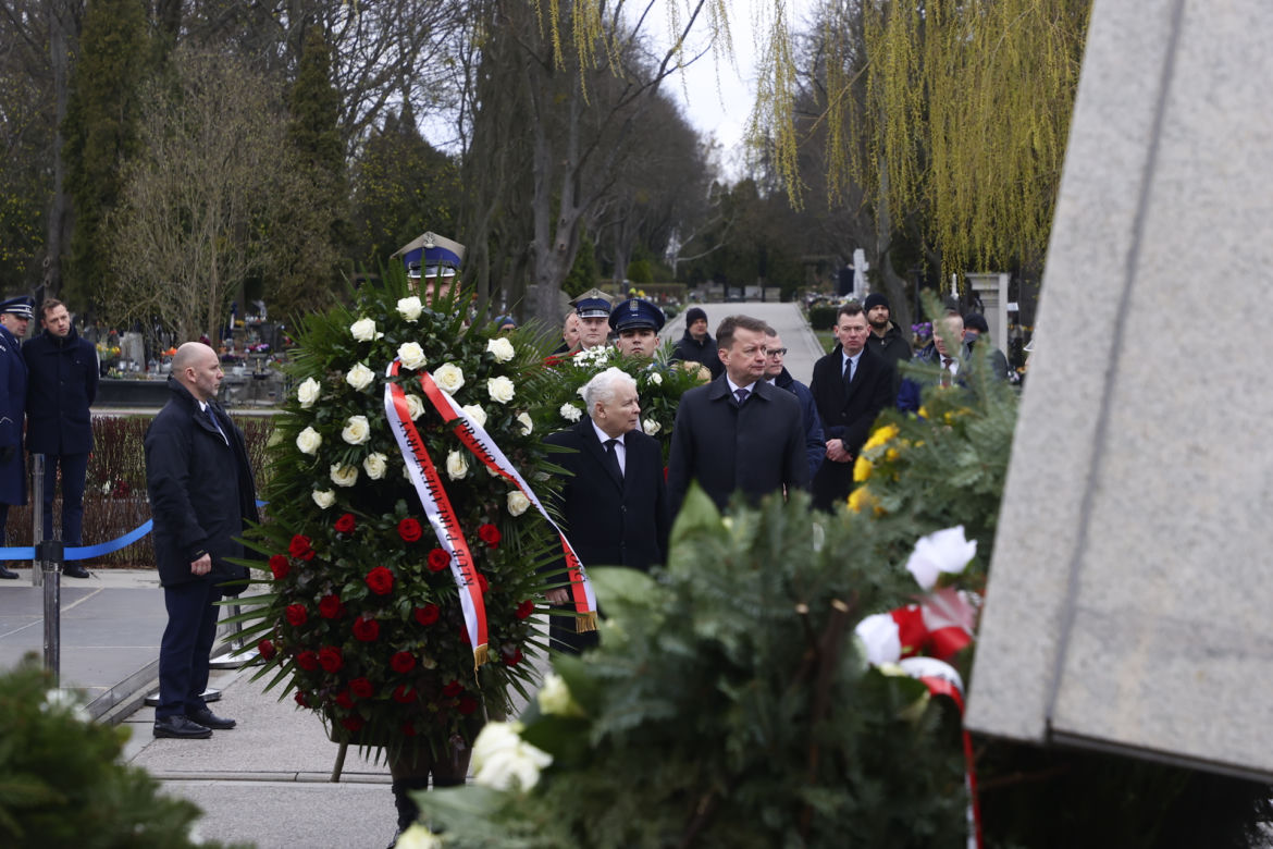 12. rocznica katastrofy smoleńskiej. Uroczystości na Powązkach Wojskowych