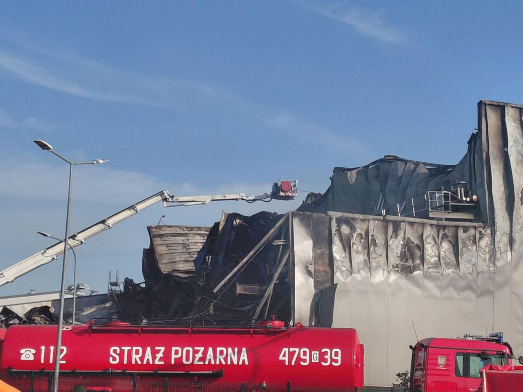 Nowe informacje po pożarze w Kawlach. Co dalej z poszukiwaniami zaginionego strażaka?Nowe informacje po pożarze w Kawlach. Co dalej z poszukiwaniami zaginionego strażaka?
