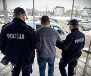 Polaki: Ukradł alkohol na stacji paliw i potrącił  ekspedientkę 