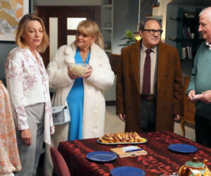 Barwy szczęścia, odc. 3359. Wanda (Maja Barełkowska), Małgorzata (Adrianna Biedrzyńska), Jerzy (Bronisław Wrocławski), Jaworski (Jacek Kałucki), Krystyna (Hanna Bieluszko)