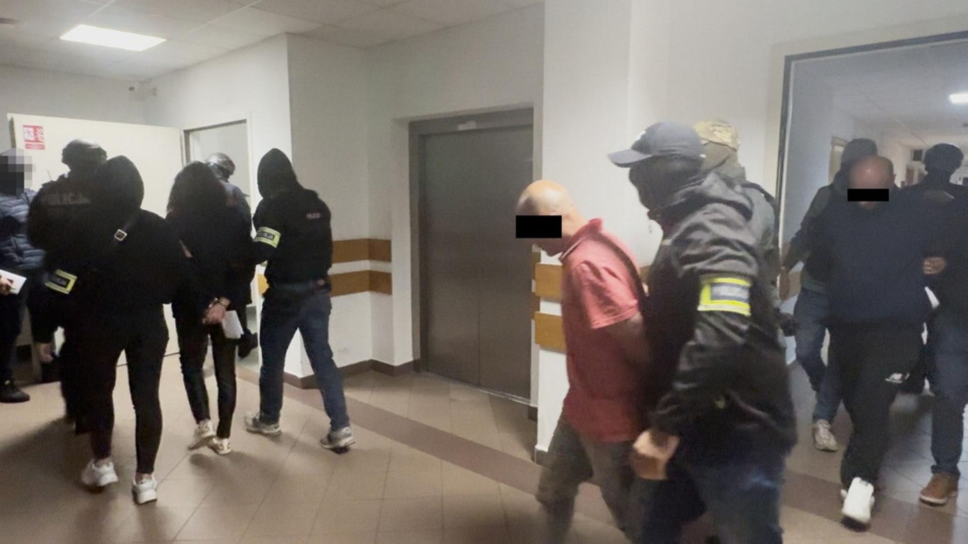 Siedem osób zatrzymanych za posiadanie broni. Wśród nich "wor w zakonie". Przyjechał do Polski wykonać zlecenie