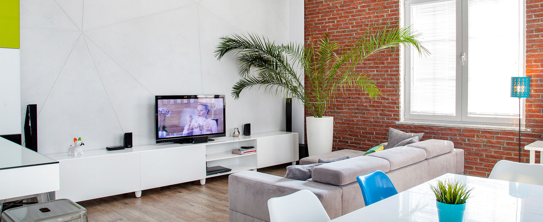 Loft z akcentem koloru